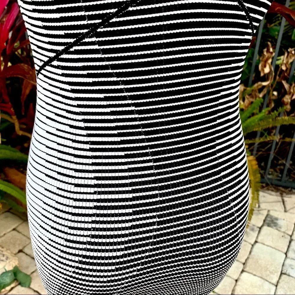 BCBGeneration Fitted Stretch Mini Dress - Picture 4 of 6
